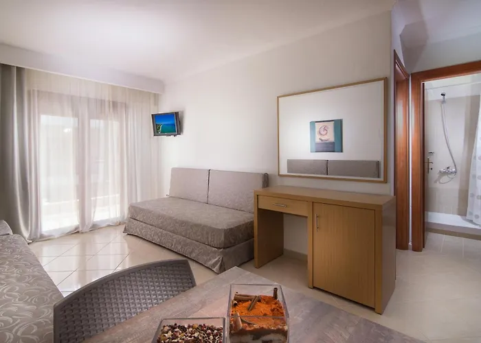 Aparthotel Apanemia By Flegra 4*