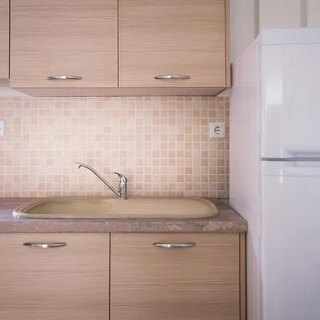 Ξενοδοχείο με διαμερίσματα Apanemia By Flegra 4*