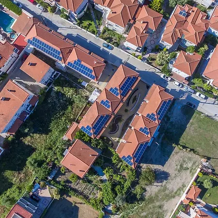 Ξενοδοχείο με διαμερίσματα Apanemia By Flegra 4*