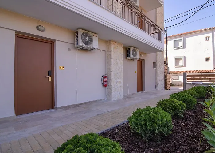 Aparthotel Apanemia By Flegra 4*